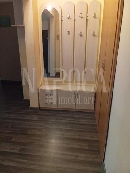 Apartament cu 3 camere decomandat în Nufărul