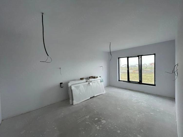 Casă cu 5 camere cu Teren 599 Mp în Giarmata