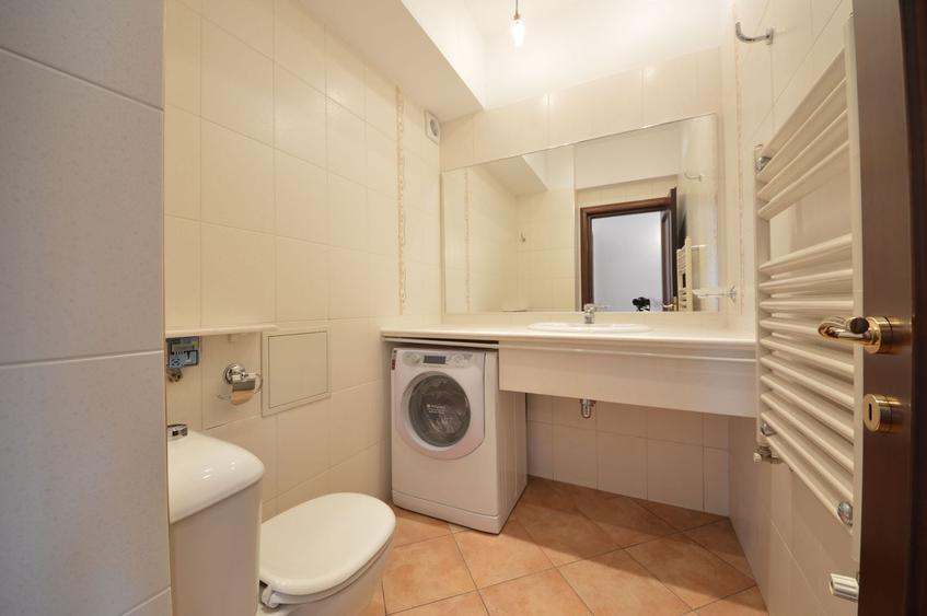 Apartament cu 4 camere decomandat în Kiseleff