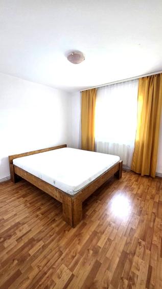 Apartament cu 3 camere decomandat în Nord-Est