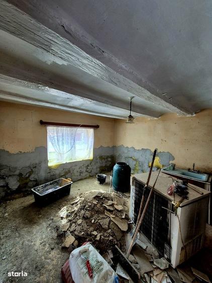 Casă cu 2 camere cu Teren 868 Mp în Bunești