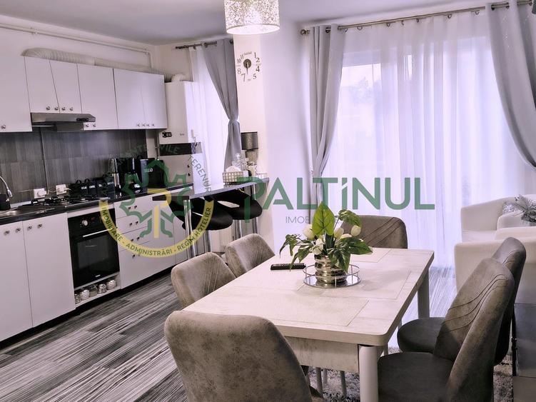 Apartament cu 3 camere decomandat, mobilat în Central