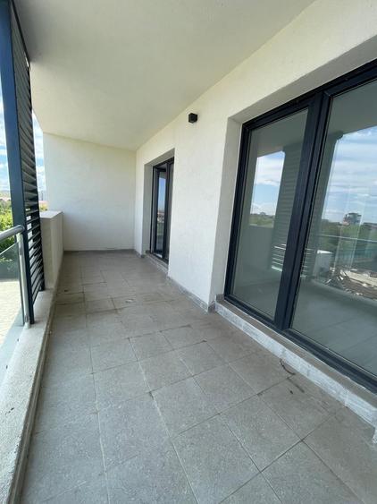 Apartament cu 3 camere semidecomandat în Pantelimon