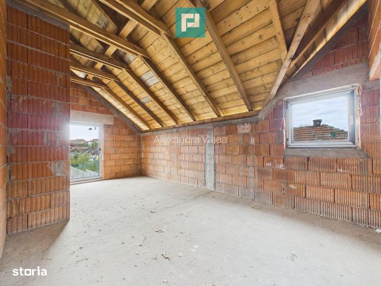 Casa P+M la rosu cu 767 mp teren - Parneava