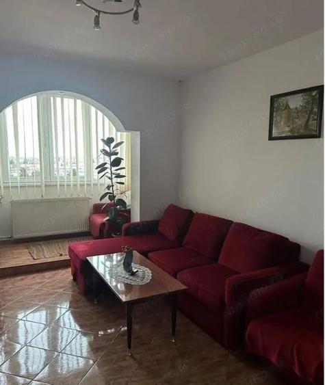 Apartament cu 3 camere semidecomandat în Astra