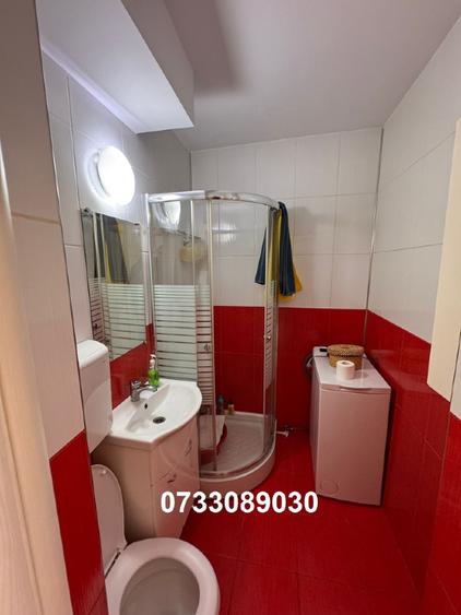 Apartament cu 3 camere semidecomandat în Drumul Taberei