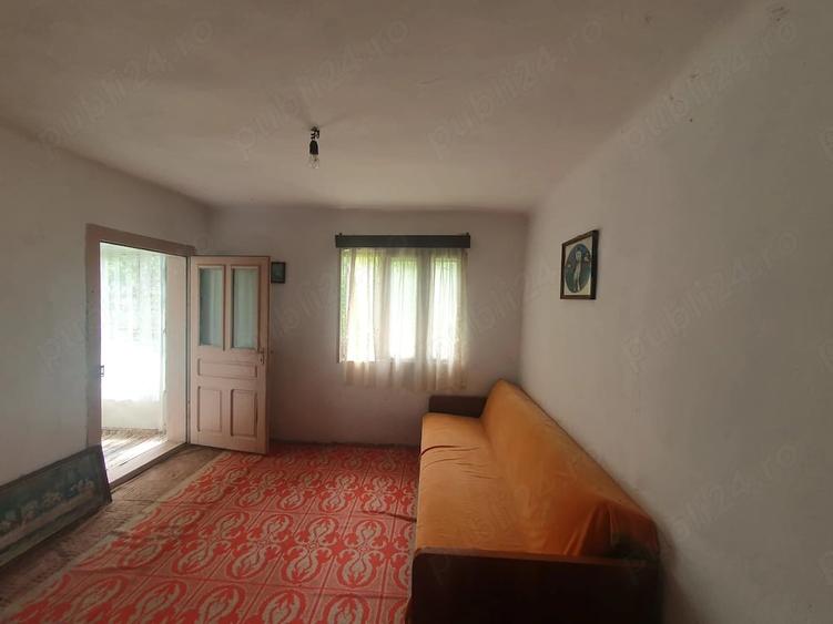 Casă cu 5 camere cu Teren 4500 Mp în Bâscenii de Sus