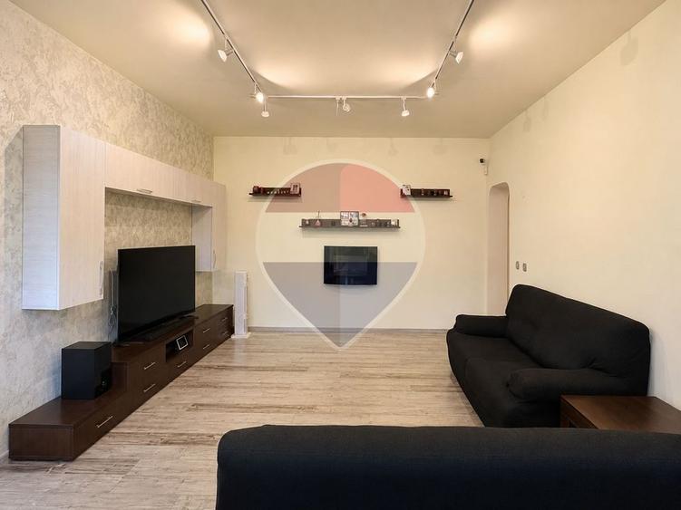 Apartament cu 3 camere decomandat, mobilat în Dămăroaia
