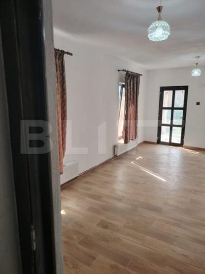 Casă cu 3 camere cu Piscina în Central