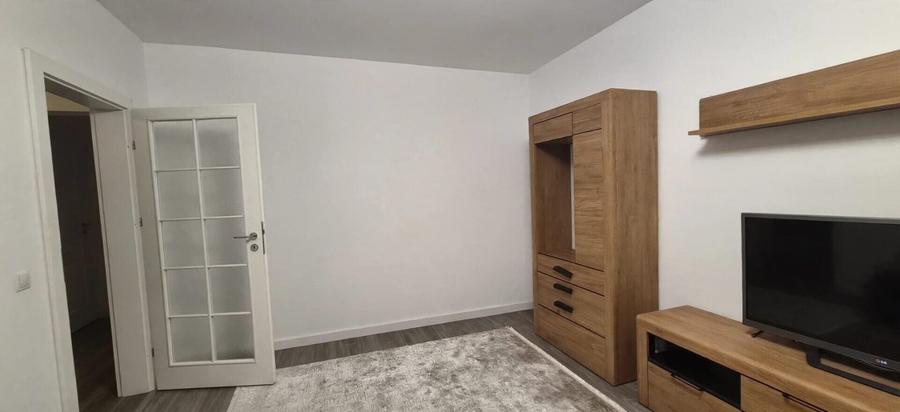 Apartament cu 3 camere decomandat în Dristor