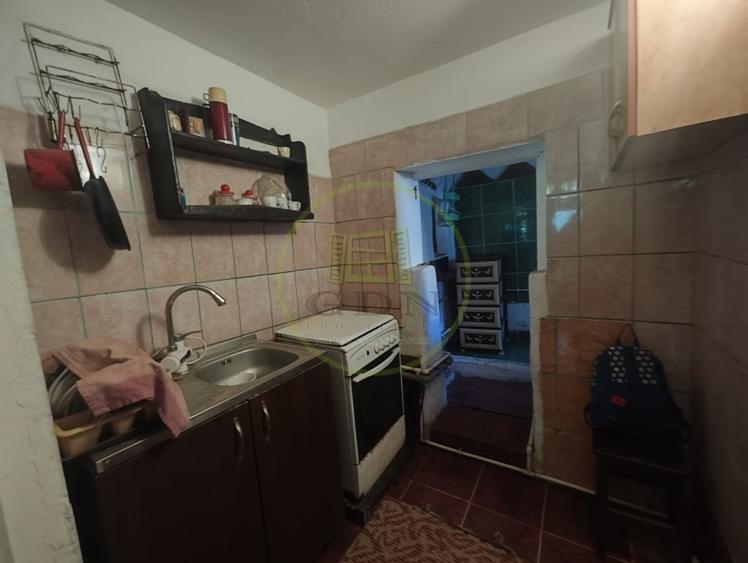 Casă individuală cu 3 camere cu Canalizare în Bariera Vâlcii