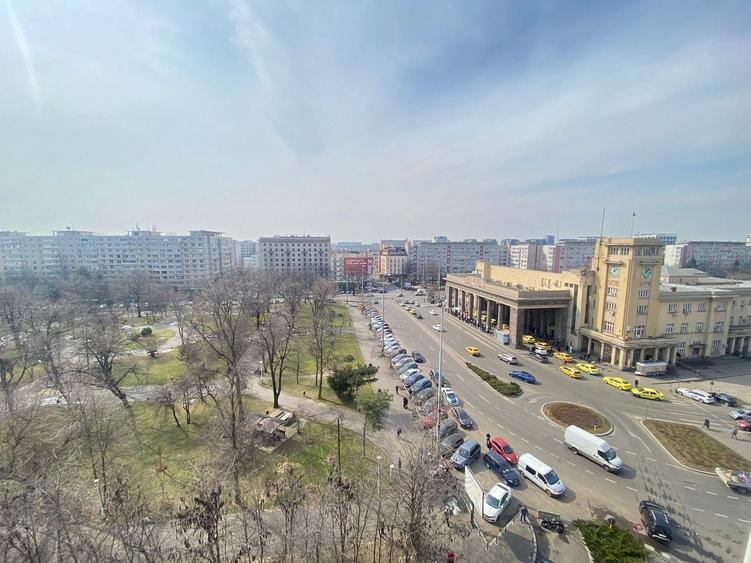 Apartament cu 2 camere semidecomandat, mobilat în Grivița