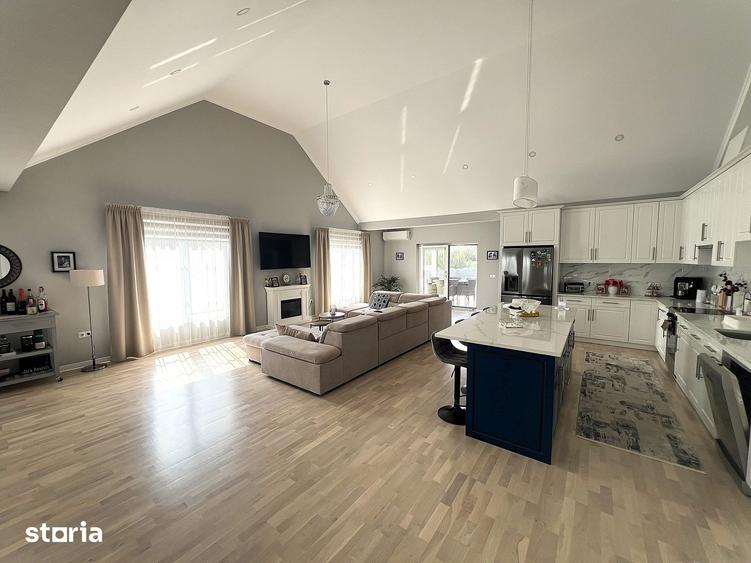 Casă cu 4 camere cu Teren 1500 Mp în Halmeu