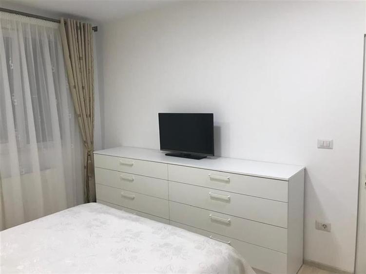 Apartament cu 3 camere decomandat, mobilat în Sud