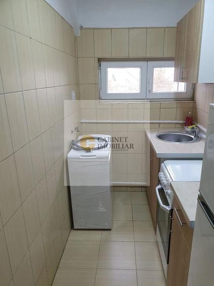 Apartament cu 2 camere semidecomandat în P-ța Victoriei
