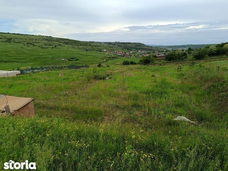 Teren de 1212 mp, în Aroneanu