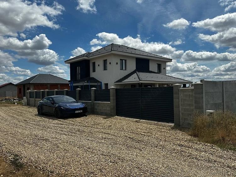 Casă cu 3 camere cu Teren 500 Mp în Exterior Vest