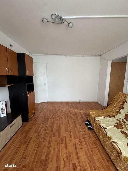 Apartament cu 2 camere semidecomandat în Baziaș