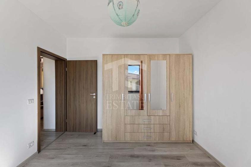 Apartament cu 3 camere semidecomandat în Central