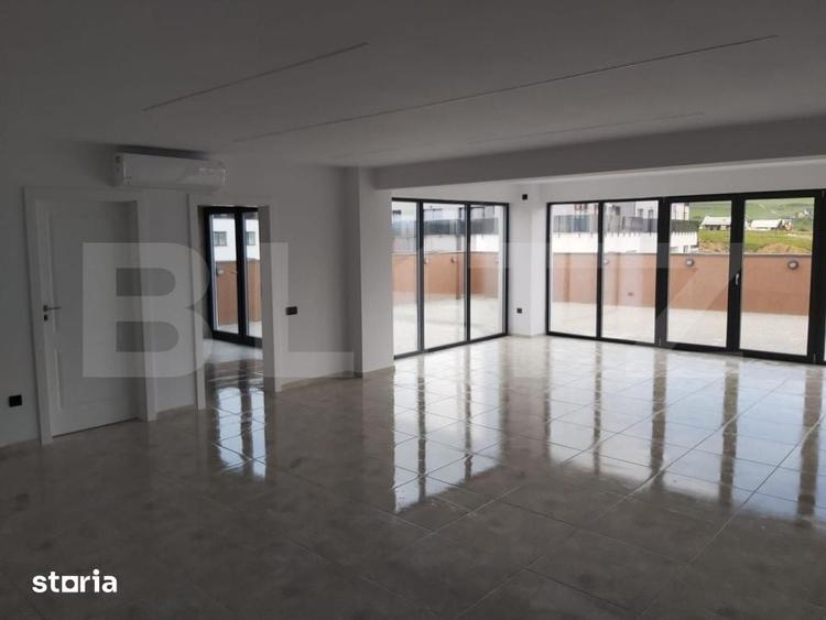 Apartament cu 4 camere în Dâmbul Rotund
