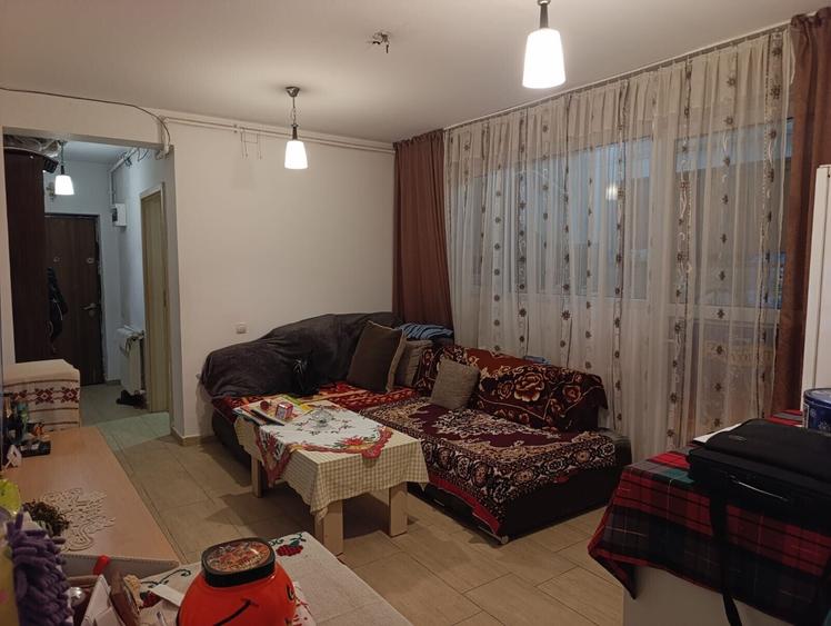 Apartament cu 4 camere decomandat în Bragadiru