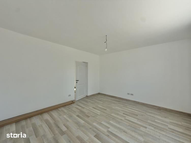 Casă cu 3 camere cu Teren 480 Mp în Sânmihaiu Român