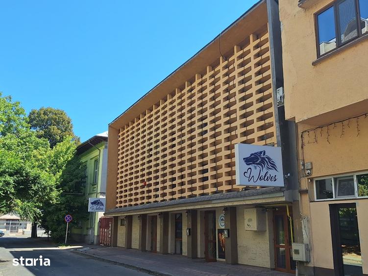 Spațiu comercial, de 1,100 mp, în Port