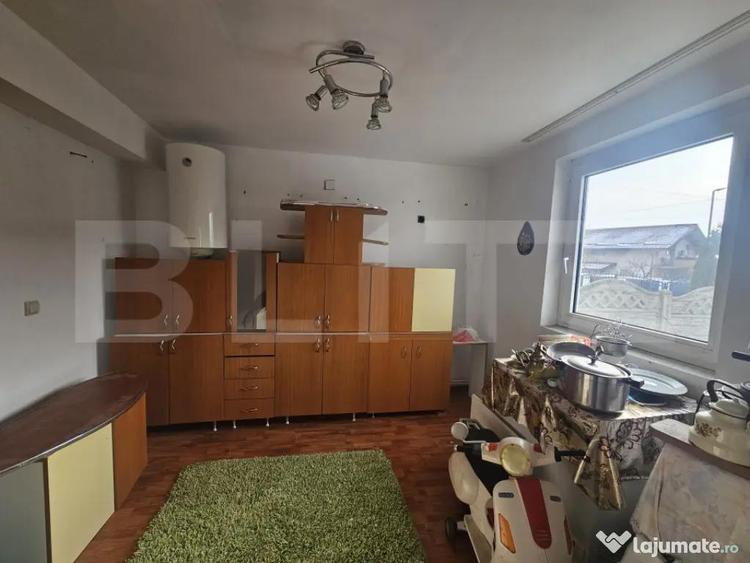 Casă cu 7 camere cu Teren 451 Mp în Central