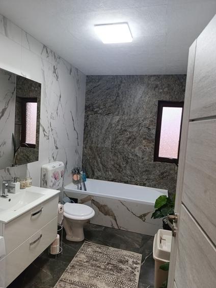 Casă cu 4 camere în Alparea