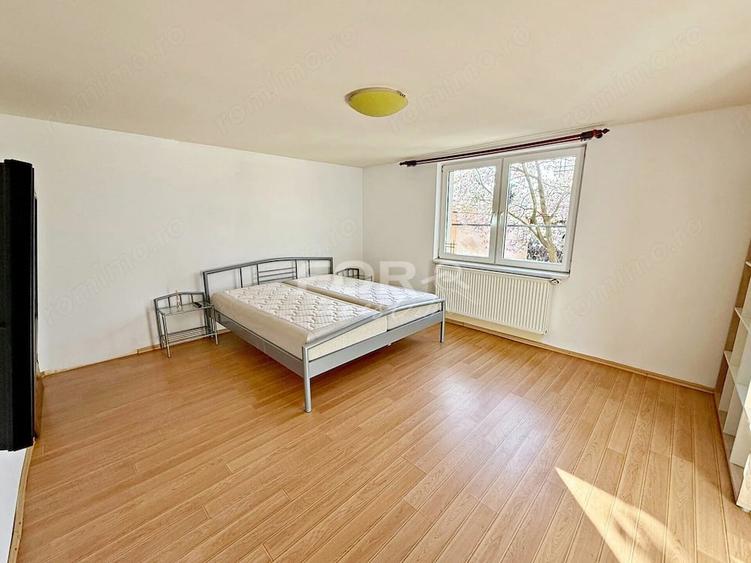 Casă cu 6 camere cu Teren 428 Mp în Iosia