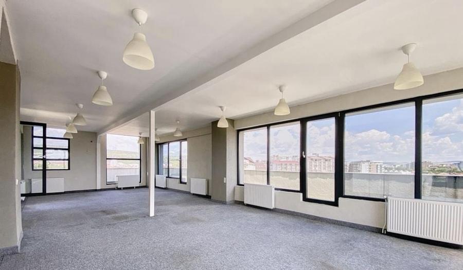 Spațiu comercial, de 95 mp, în Central