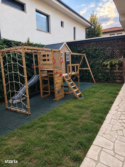 Casă cu 4 camere cu Teren 250 Mp în Florești