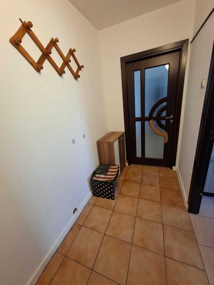Apartament cu 2 camere semidecomandat în Brazda lui Novac