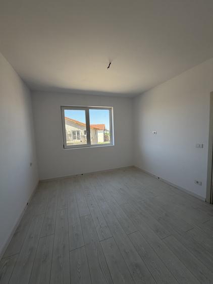 Apartament cu 3 camere decomandat în Giroc