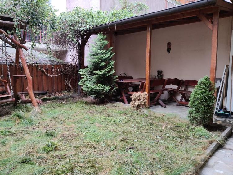 Apartament cu 3 camere decomandat în Florești