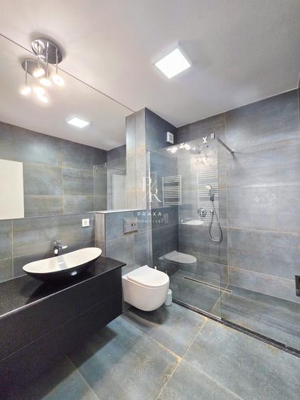 Apartament cu 3 camere semidecomandat, mobilat în Florești