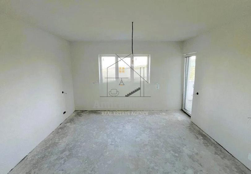 Duplex cu 5 camere cu Canalizare în Feleacu