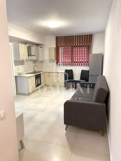 Apartament cu 2 camere semidecomandat, mobilat în Bună Ziua