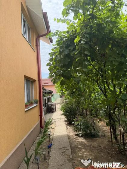 Casă cu 4 camere cu Teren 250 Mp în Podari
