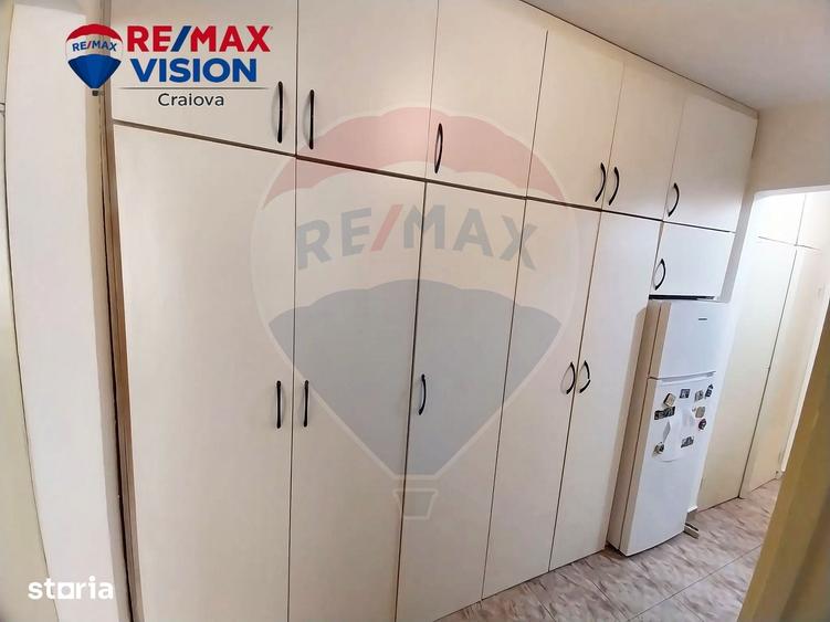 Apartament cu 3 camere decomandat în Valea Rosie