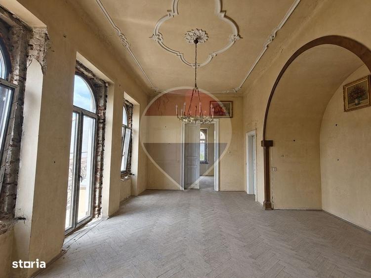 Spațiu comercial, de 460 mp, în Central