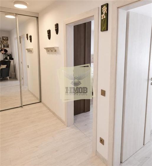 Apartament cu 3 camere decomandat, mobilat în Exterior Vest