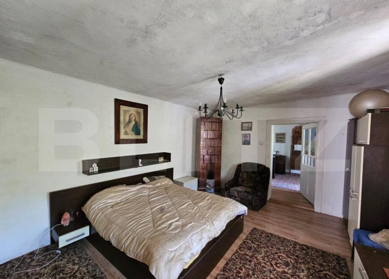 Casă cu 5 camere cu Teren 1249 Mp în Laz (Săsciori)