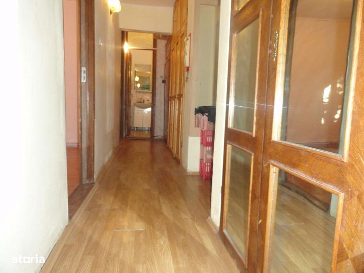 Apartament cu 4 camere decomandat în Micălaca