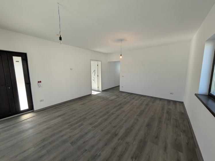 Casă individuală cu 4 camere cu Teren 350 Mp în Nord