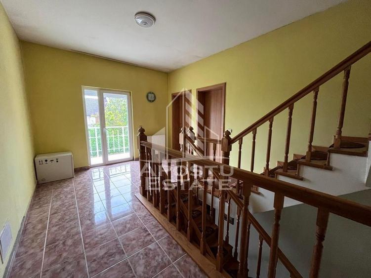 Casă cu 5 camere cu Canalizare în Girocului