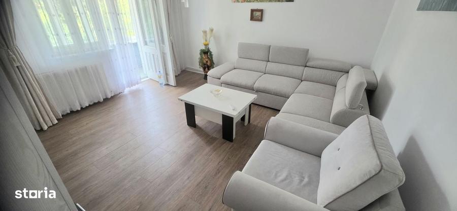 Apartament cu 3 camere în Policlinica