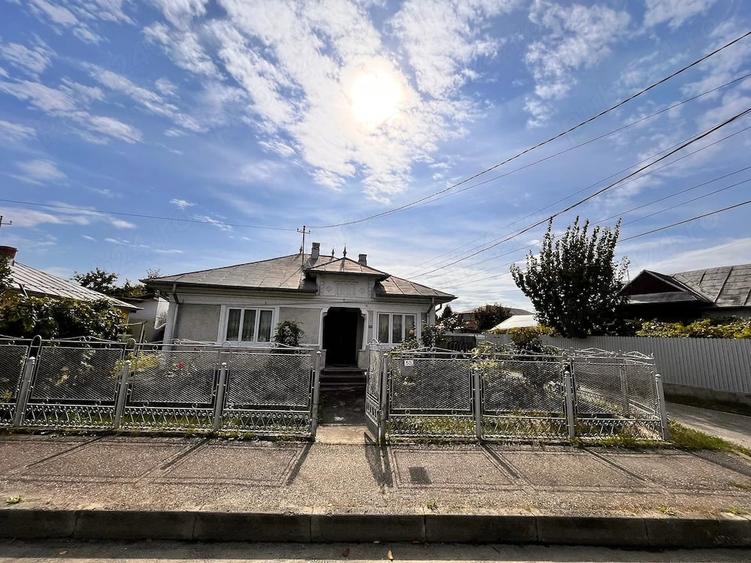 Casă cu Teren 416 Mp în Central