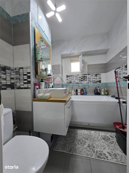 Apartament cu 4 camere decomandat în Ciurea