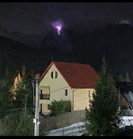 Casă cu 4 camere în Central